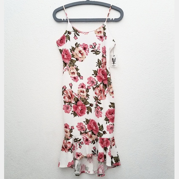 Vibe Dresses & Skirts - NWT Fitted Bodycon Floral Mid Length Mermaid Dress